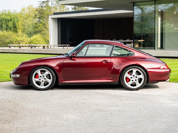PORSCHE 993 C4S - ARENA RED